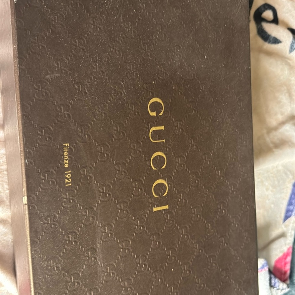 Brand new Gucci brown-sandal. Shoe size 37(6.5)